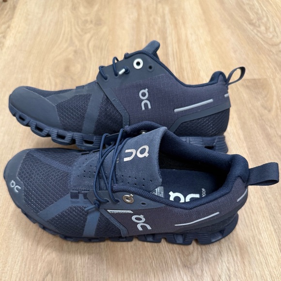 On Cloud 5 Waterproof, Navy, Women’s Size 5.5 – NWOT - Picture 3 of 6